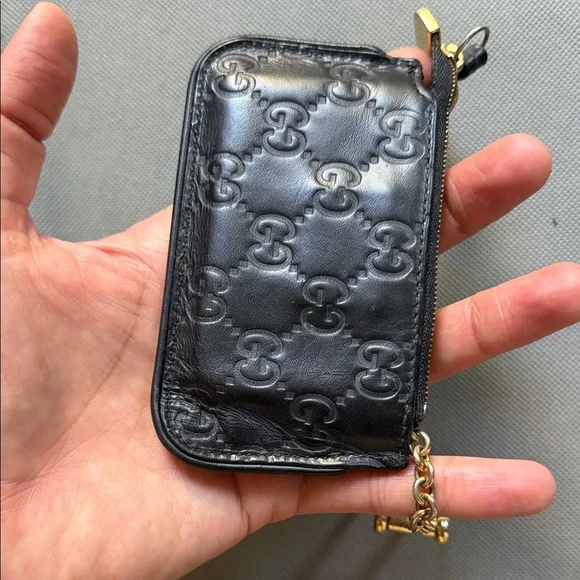 Gucci Black GG Embossed Leather Key & Card Holder with Gold Clip - Picture 4 of 7